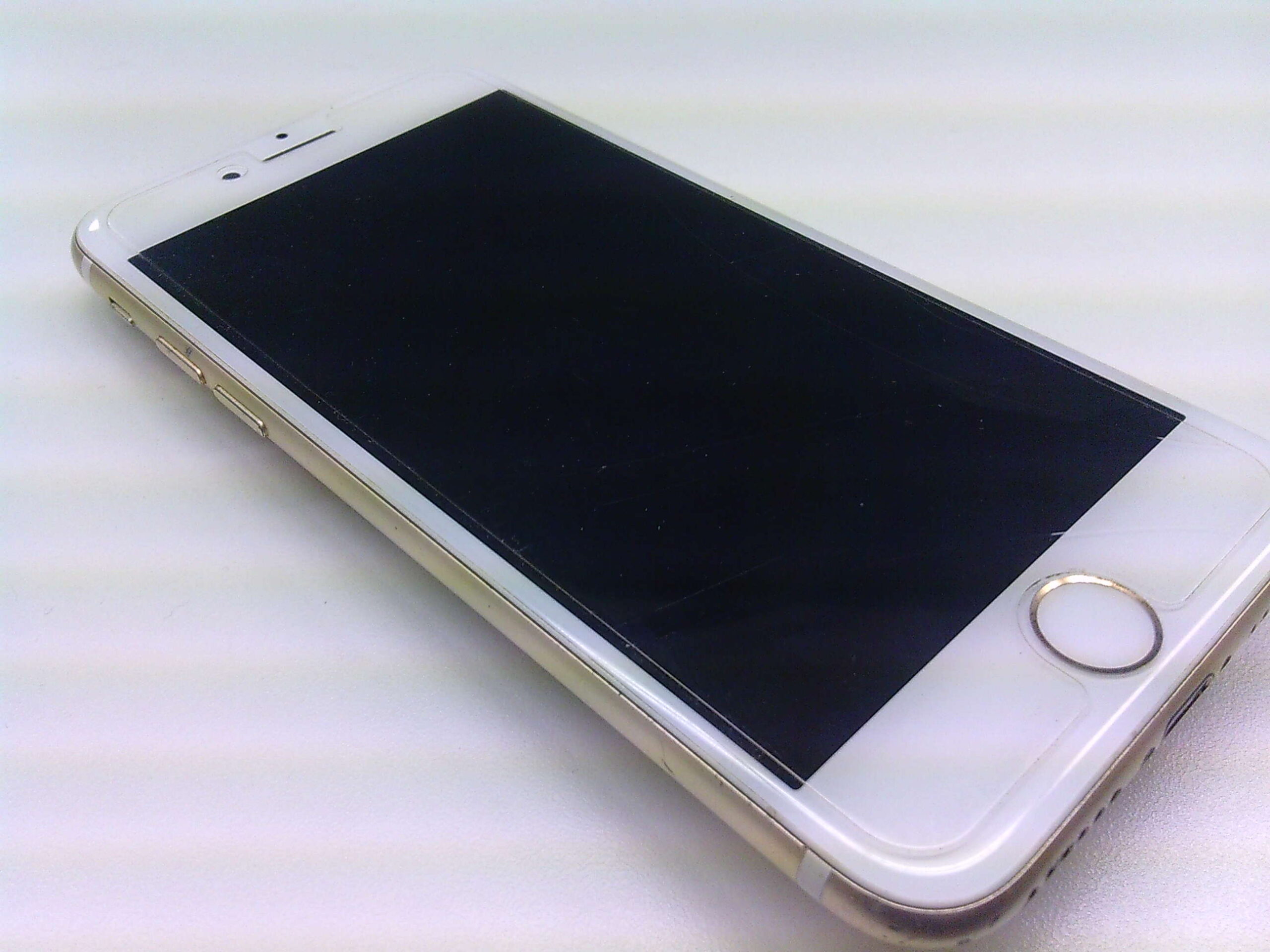 壊れたiPhoneの画像